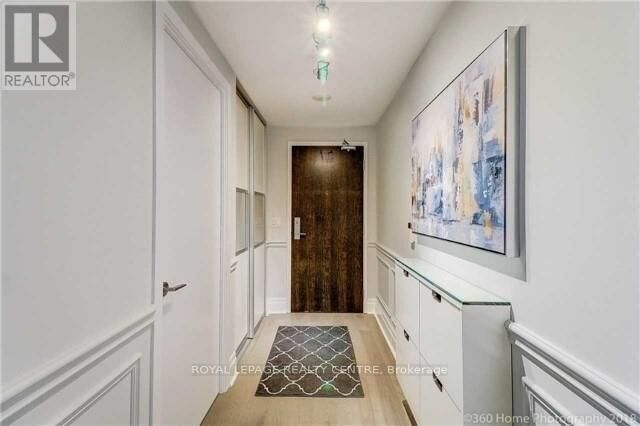Property Photo:  156 Portland Street 512  ON M5V 0G1 