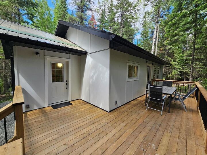 Property Photo:  4 Jackpine Hike Road  MB R0E 1A0 