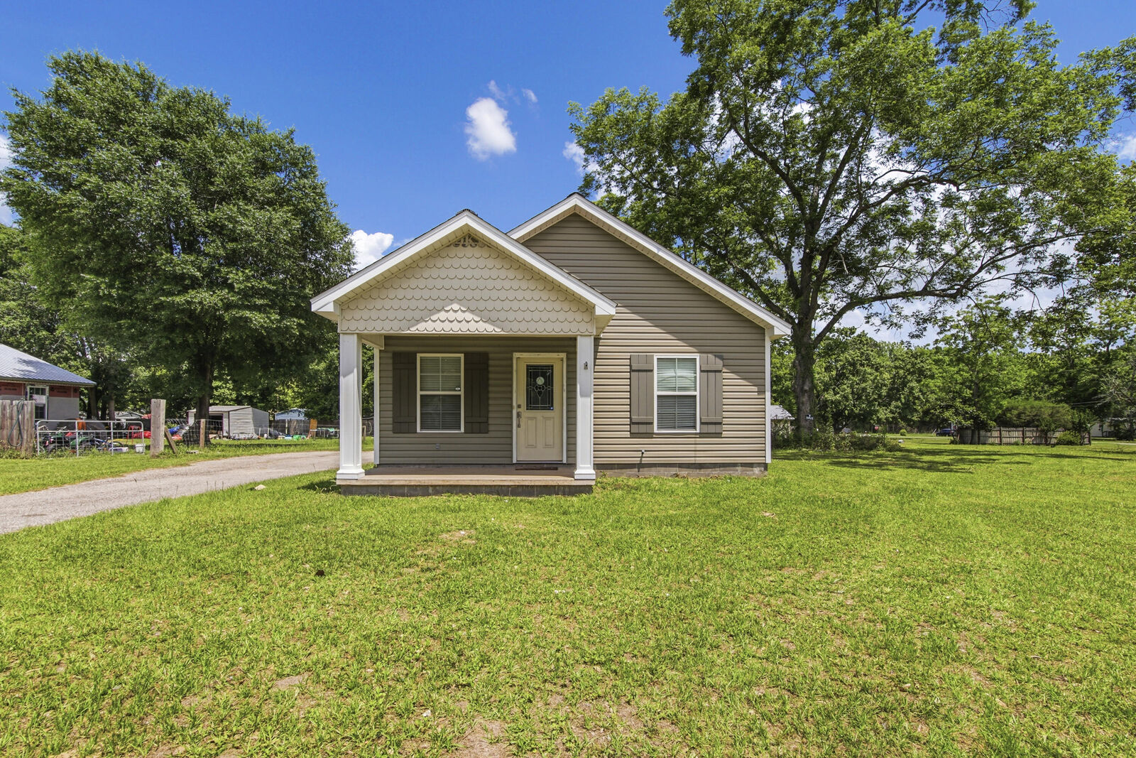 Property Photo:  107 S Canal Street  AL 00N/A 
