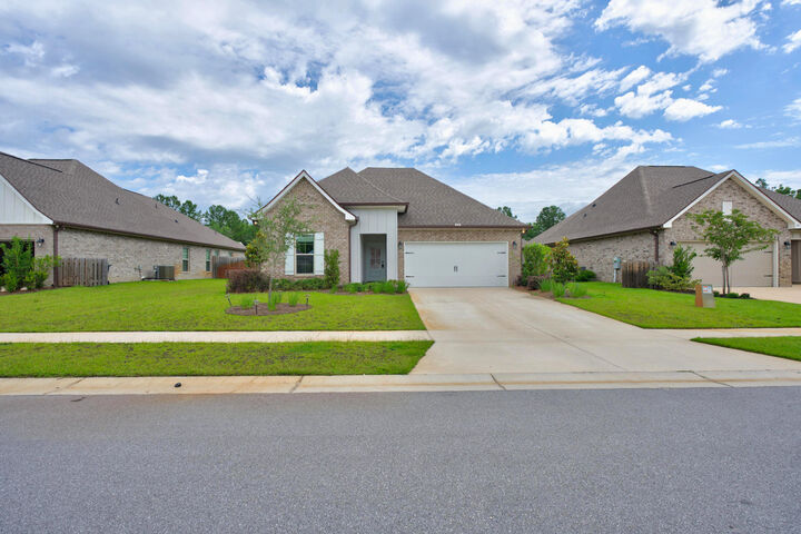 Property Photo: 75 E Apollo Avenue FL 32439