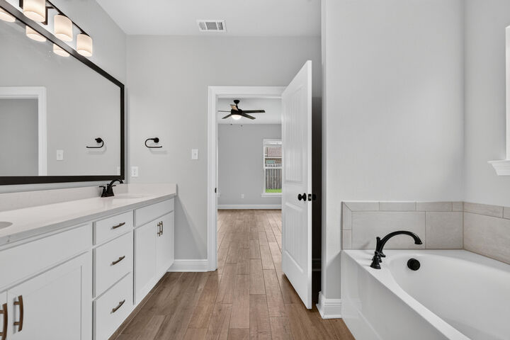 Property Photo:  75 E Apollo Avenue  FL 32439 