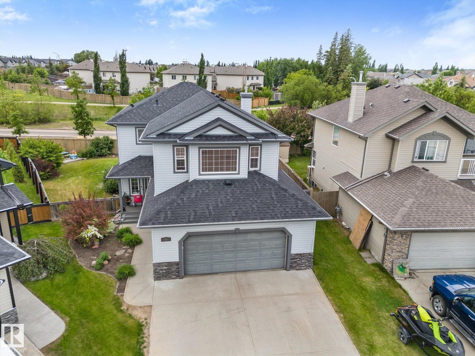 Property Photo:  19 Huxley Cove  AB T7X 4S5 