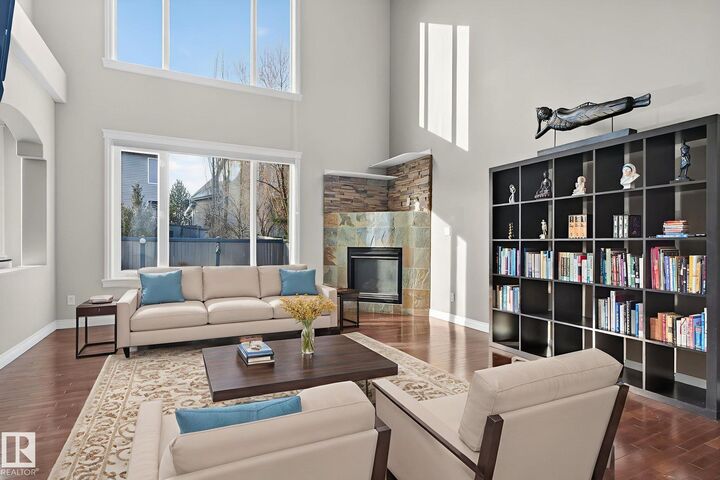 613 Stewart Crescent SW — photo 1
