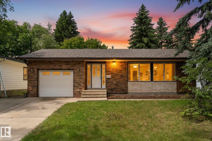44 Arlington Drive — photo 1