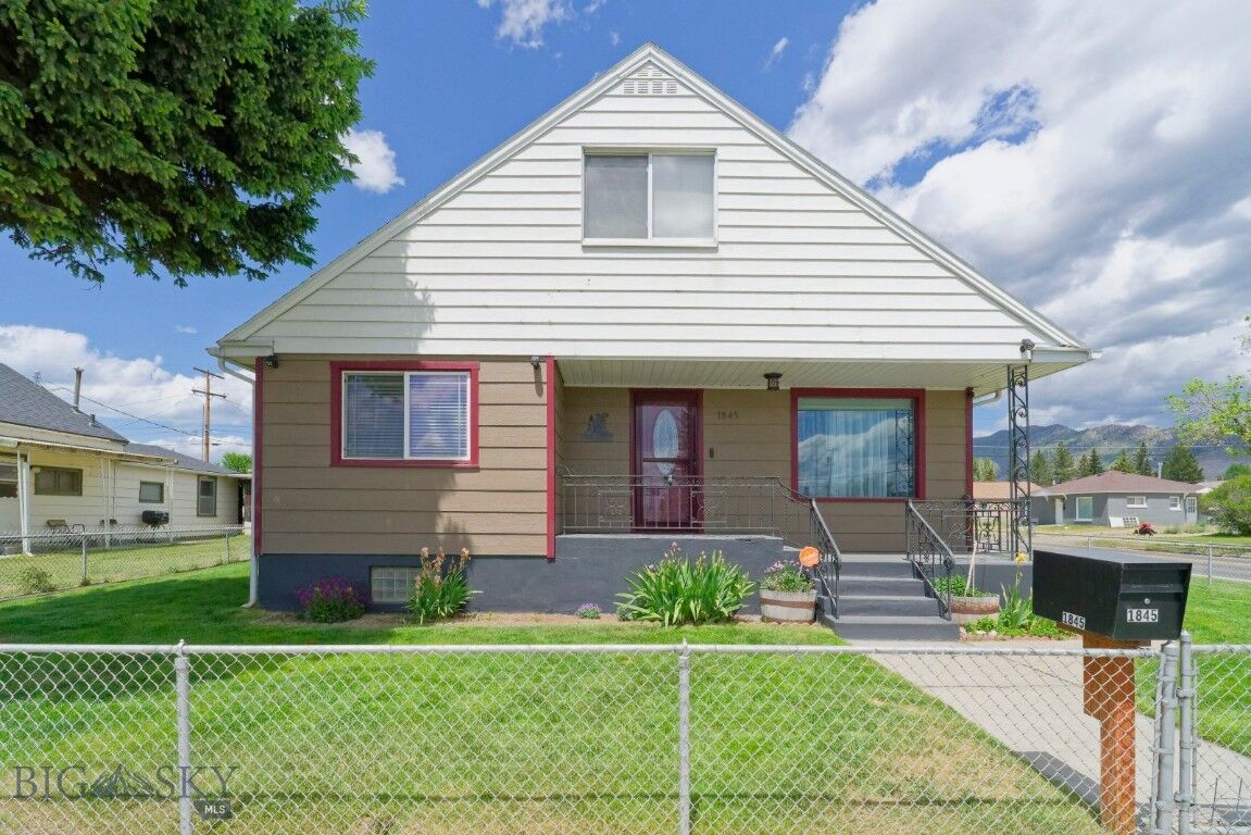 Property Photo:  1845 Elm Street  MT 59701 