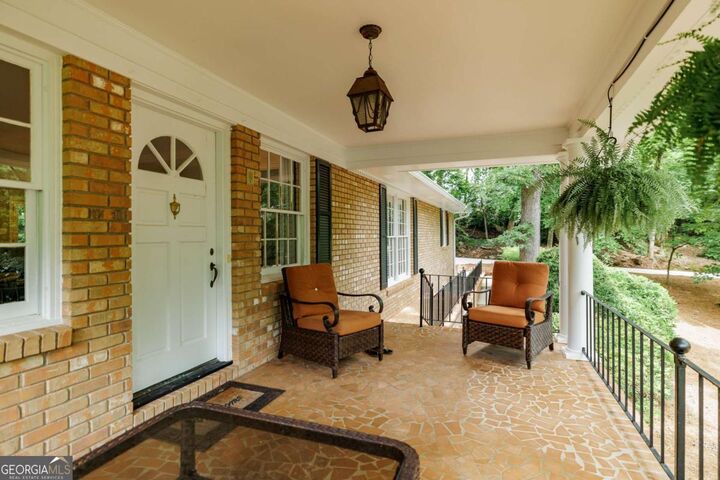 Property Photo:  530 Westview Drive  GA 30606 
