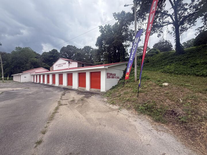 Property Photo:  1100 Chisolm Avenue  AL 35740 