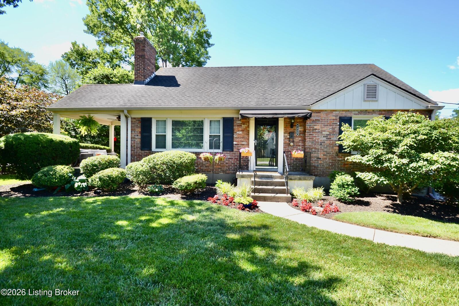 Property Photo:  4435 Blenheim Rd  KY 40207 