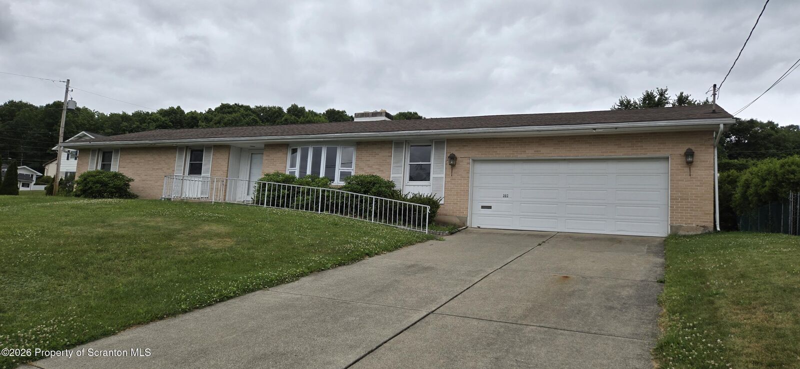Property Photo:  302 Cor Sunset &Amp Roberts Drive  PA 18519 