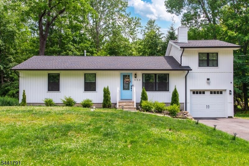 Property Photo:  950 E Walnut Dr  NJ 07860 