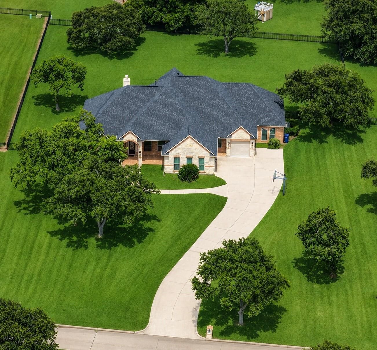 Property Photo: 226 Houston Point Drive TX 77523