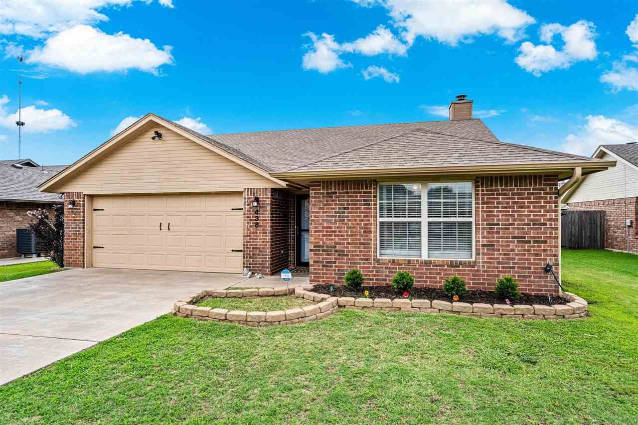 Property Photo:  438 NW Granite Ave  OK 73527 