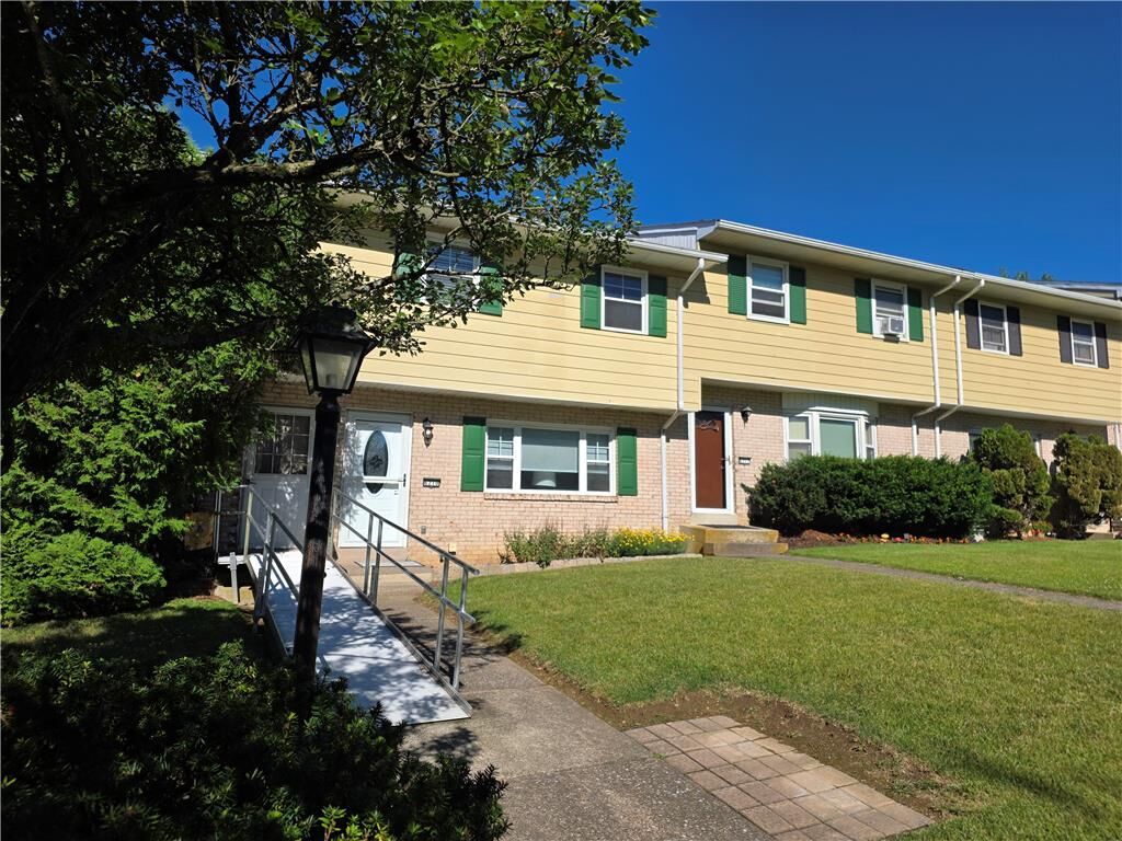 Property Photo:  6210 Glen Court  PA 18053 