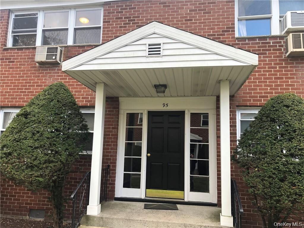Property Photo:  101 Middletown N #B  NY 10965 