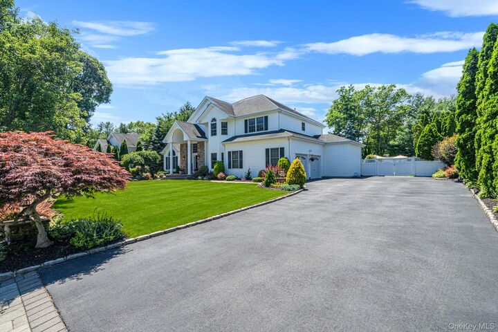 Property Photo:  10 Park View Lane  NY 11755 