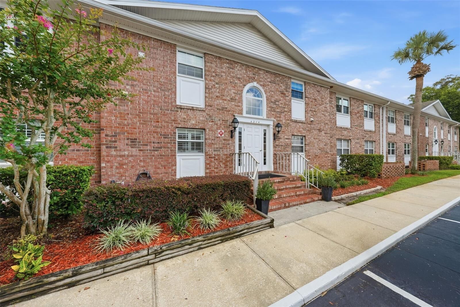 Property Photo:  4214 Lake Underhill Road 6A2  FL 32803 