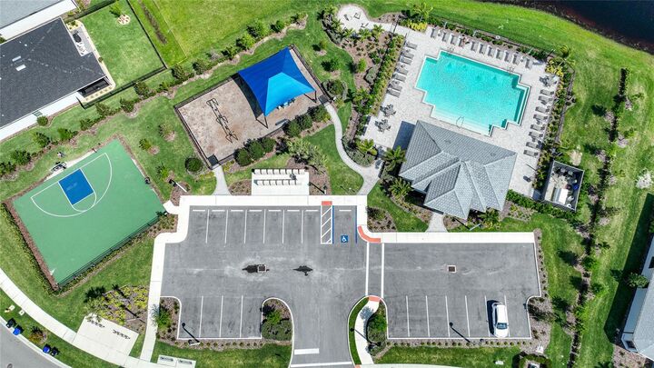Property Photo:  2117 Laurifolia Court  FL 34289 