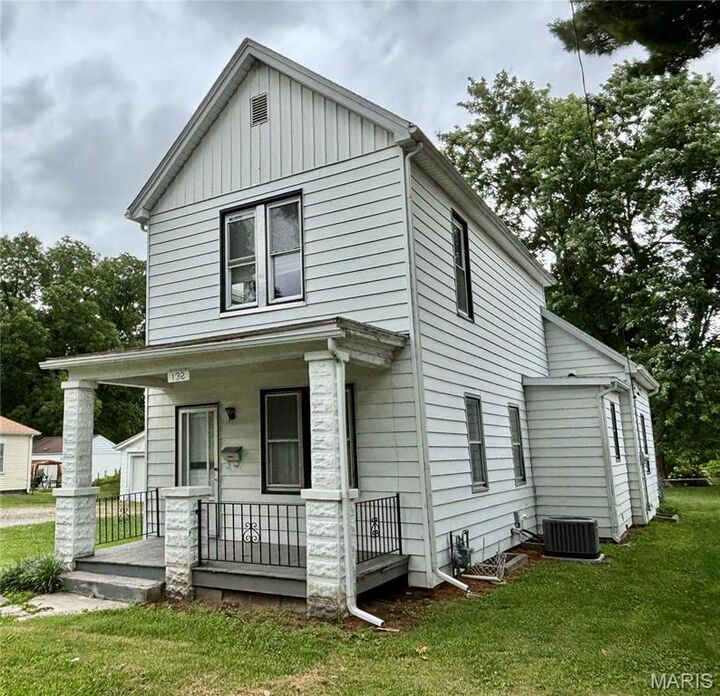 Property Photo:  132 S 29th Street  IL 62226 