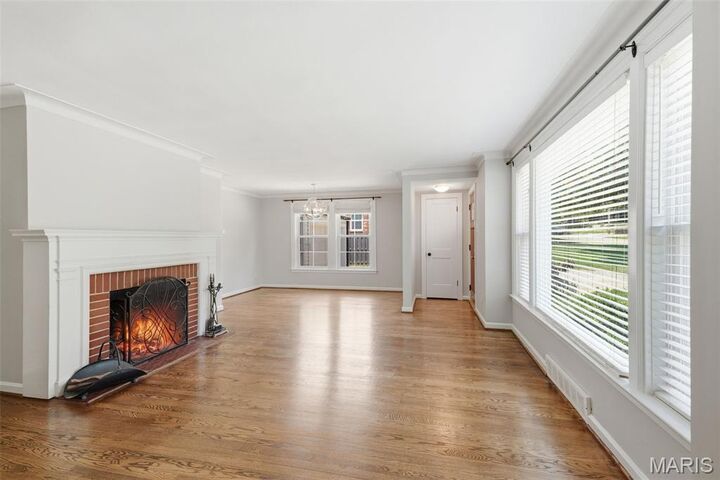 Property Photo:  557 N Woodlawn Avenue  MO 63122 
