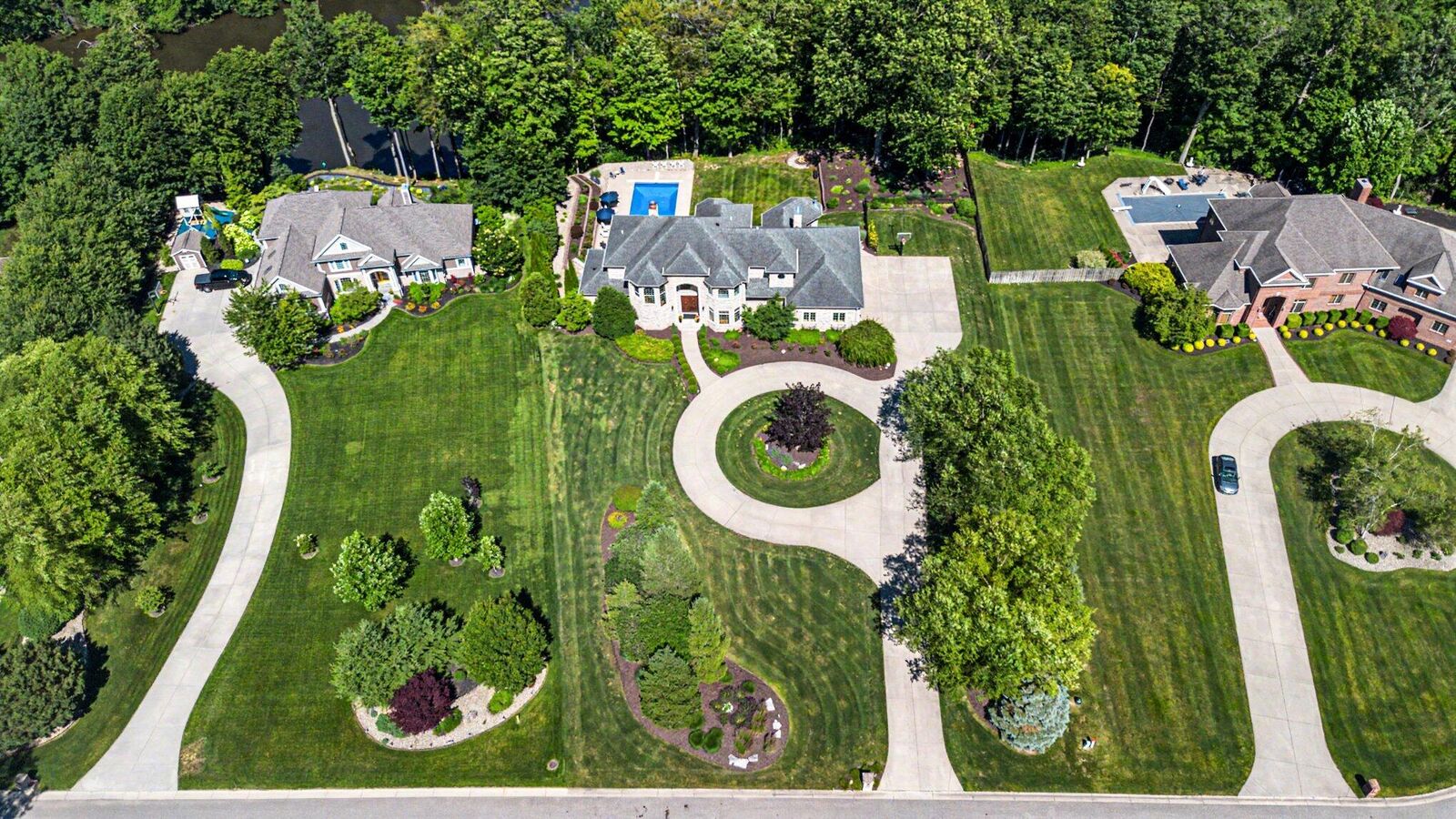 Property Photo:  4945 S Stockbridge Drive  MI 49085 