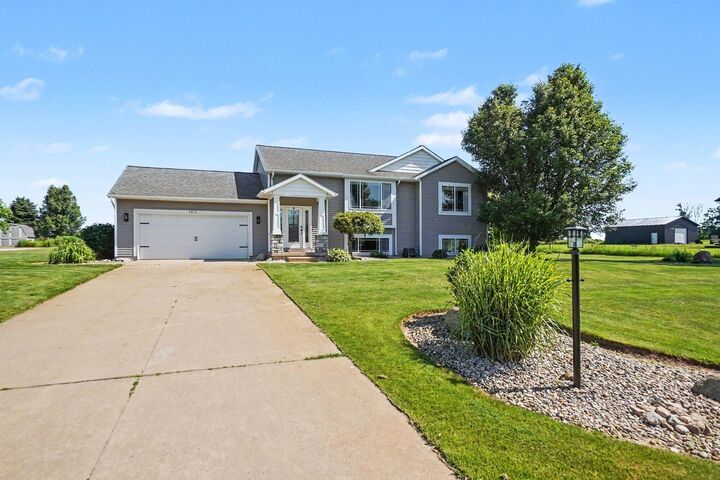 Property Photo:  4913 W Daisy Way  MI 49412 