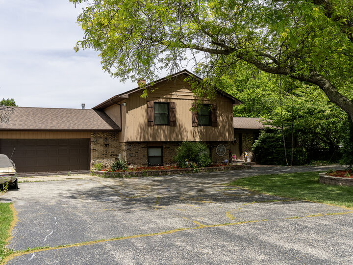 Property Photo: 2904 Scott Avenue IL 60050
