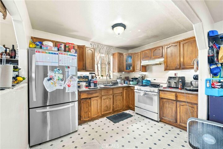 Property Photo:  329 E 82nd  CA 90003 