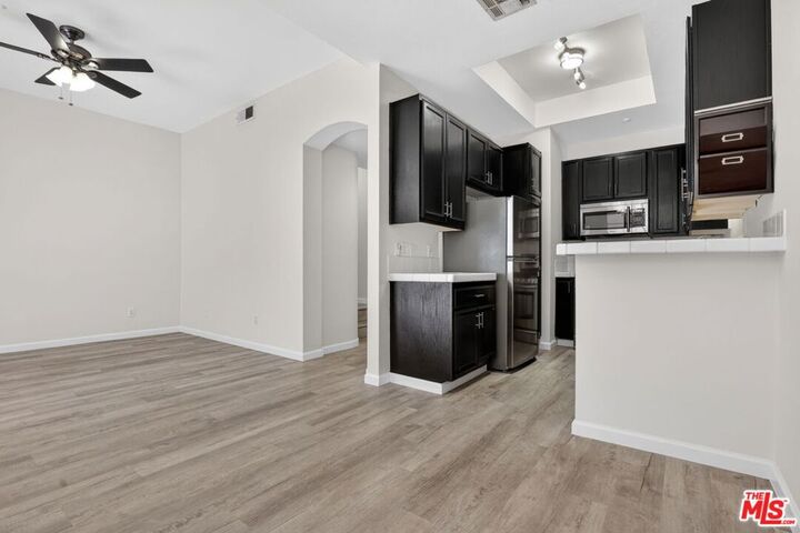 Property Photo:  11112 La Maida Street 14  CA 91601 