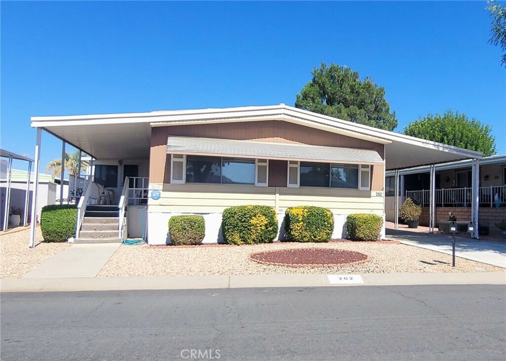 Property Photo:  27601 Sun City Boulevard 202  CA 92586 