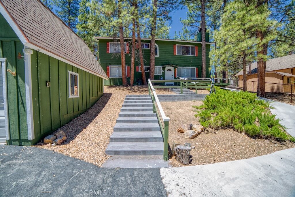 Property Photo:  489 Hillen Dale  CA 92314 