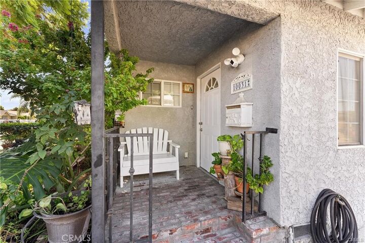 Property Photo:  10031 San Antonio  CA 90280 