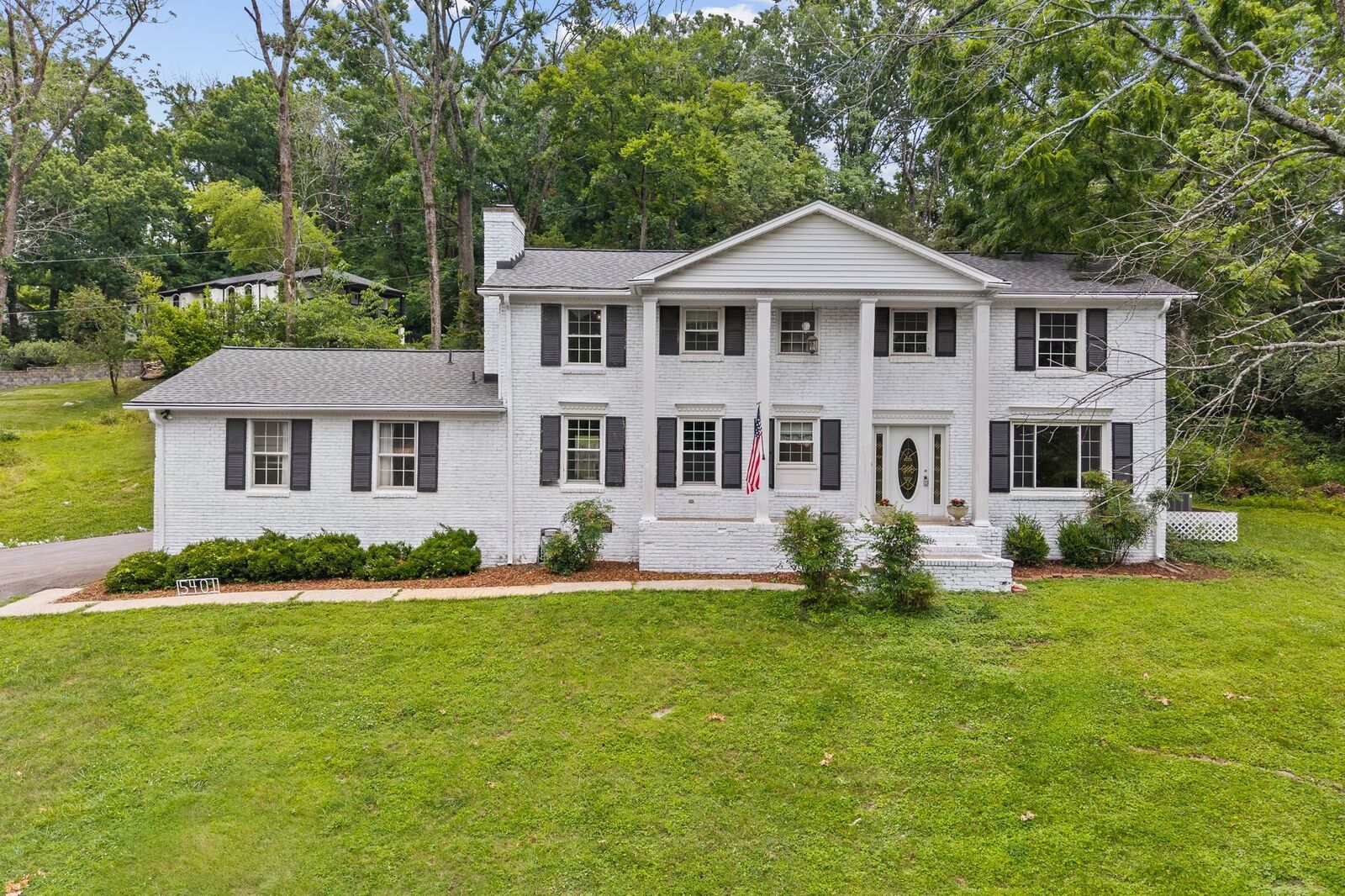 Property Photo: 5401 Forest Acres Dr TN 37220