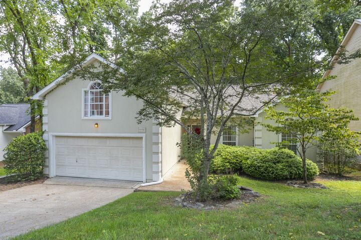 Property Photo:  1004 Elmshade Ln  TN 37211 