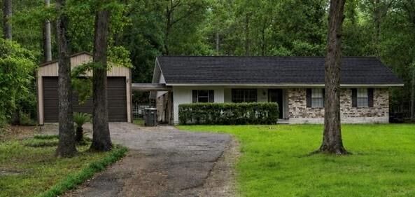Property Photo: 207 Westwood Place TX 75901