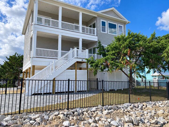 Property Photo:  2302 Emerald Drive  NC 28594 