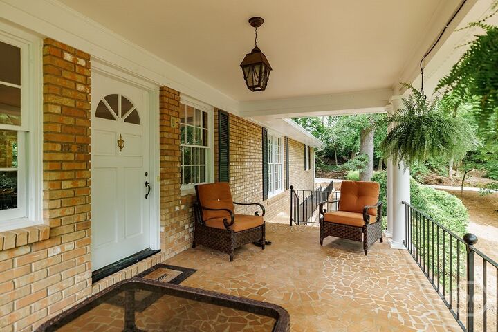 Property Photo:  530 Westview Drive  GA 30606 