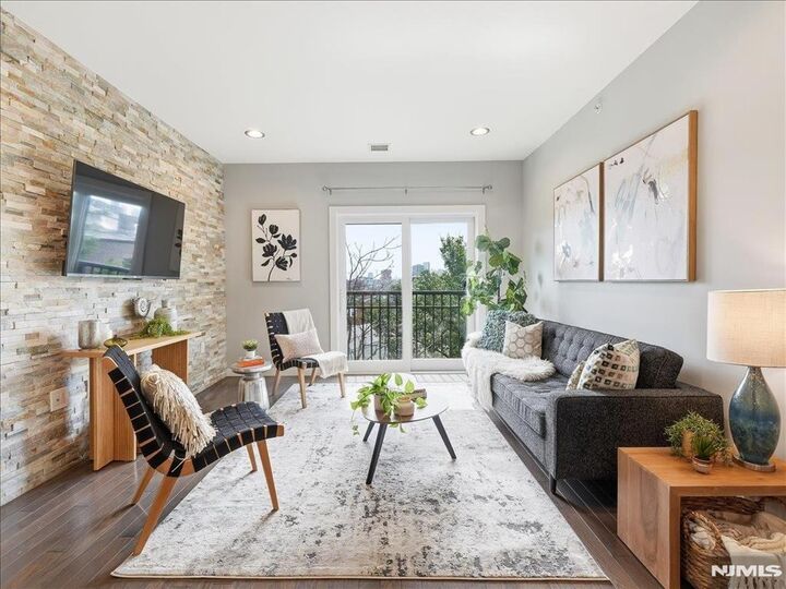 Property Photo:  302 Palisade Avenue 404  NJ 07307 