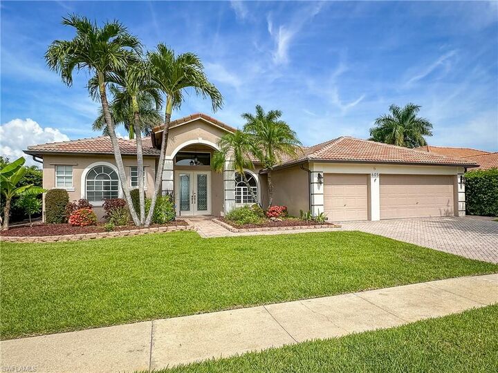 Property Photo: 605 Grand Rapids Blvd FL 34120