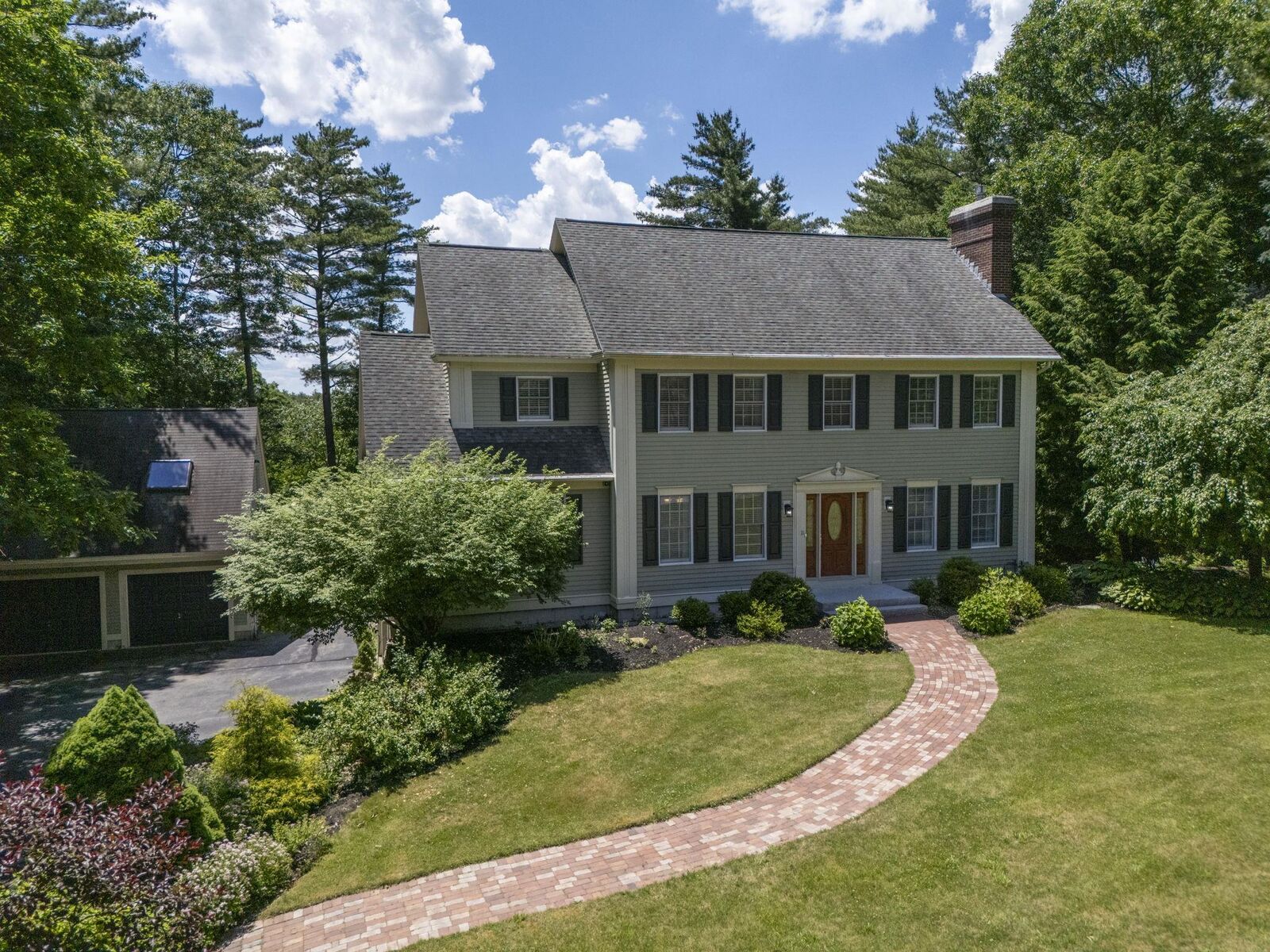 Property Photo:  11 Wood Hill Drive  NH 03032 