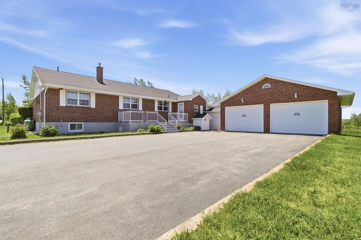 21 Hillcrest Lane — photo 1