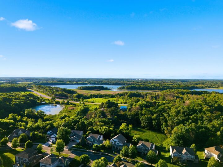Property Photo:  2580 Acorn Run  MN 55386 