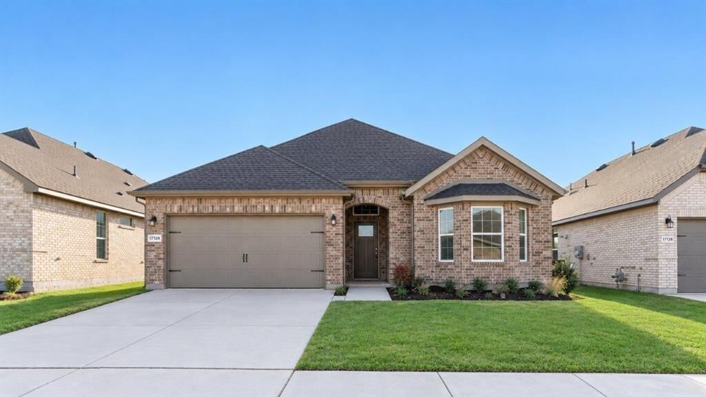 Property Photo: 17128 Manzanilla Drive TX 76247