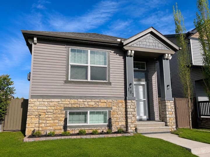 Property Photo:  107 Skyview Springs Manor NE  AB T3N 0A8 