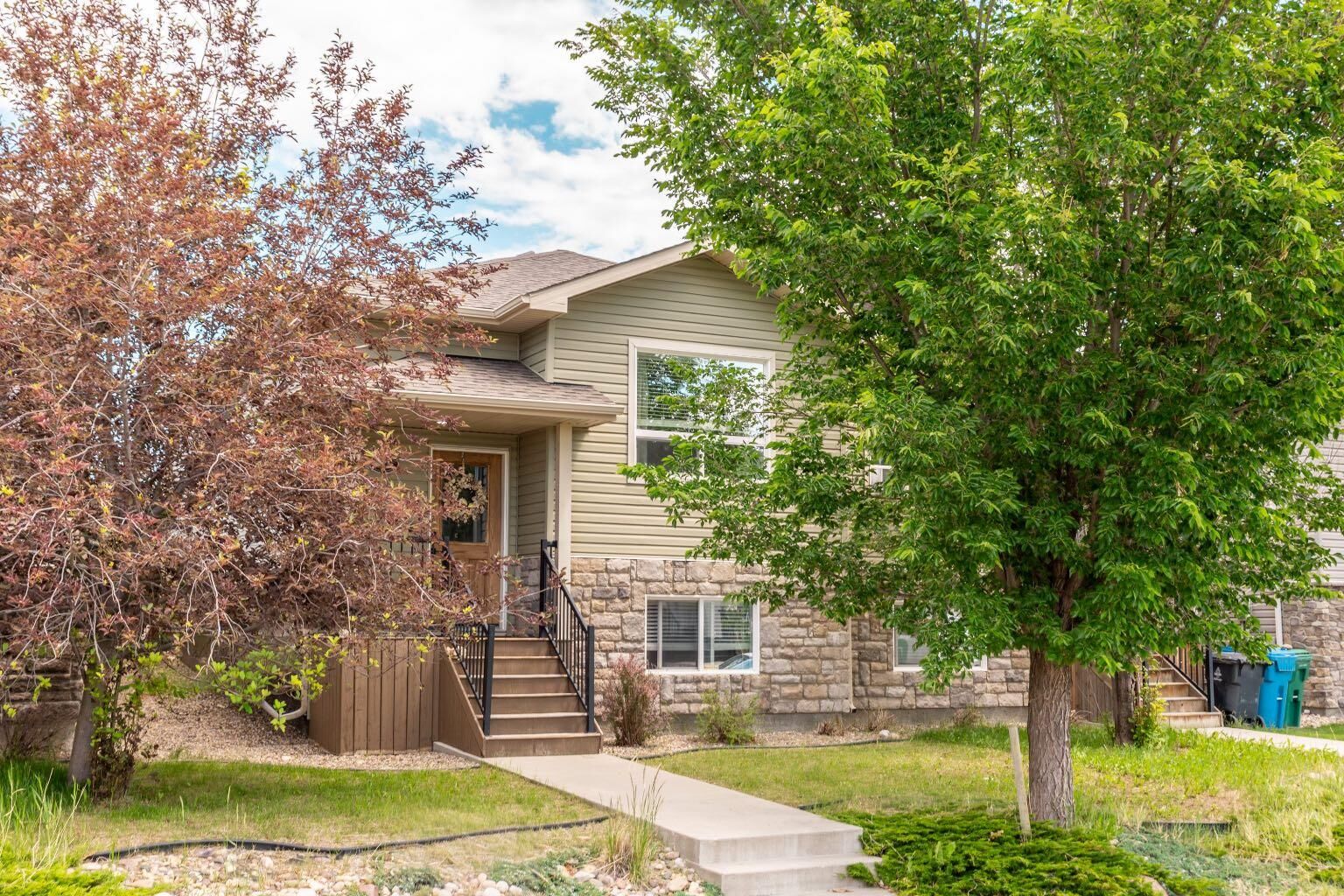 Property Photo:  113 Mount Sundial Court W  AB T1J 1J1 