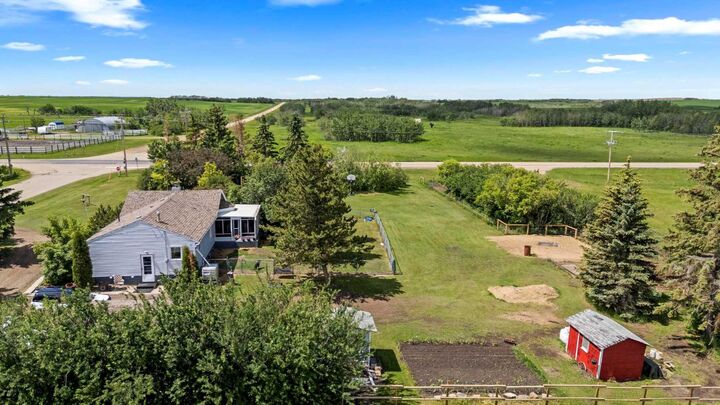 Property Photo:  20 Township Road 484  AB T0B 3Z0 