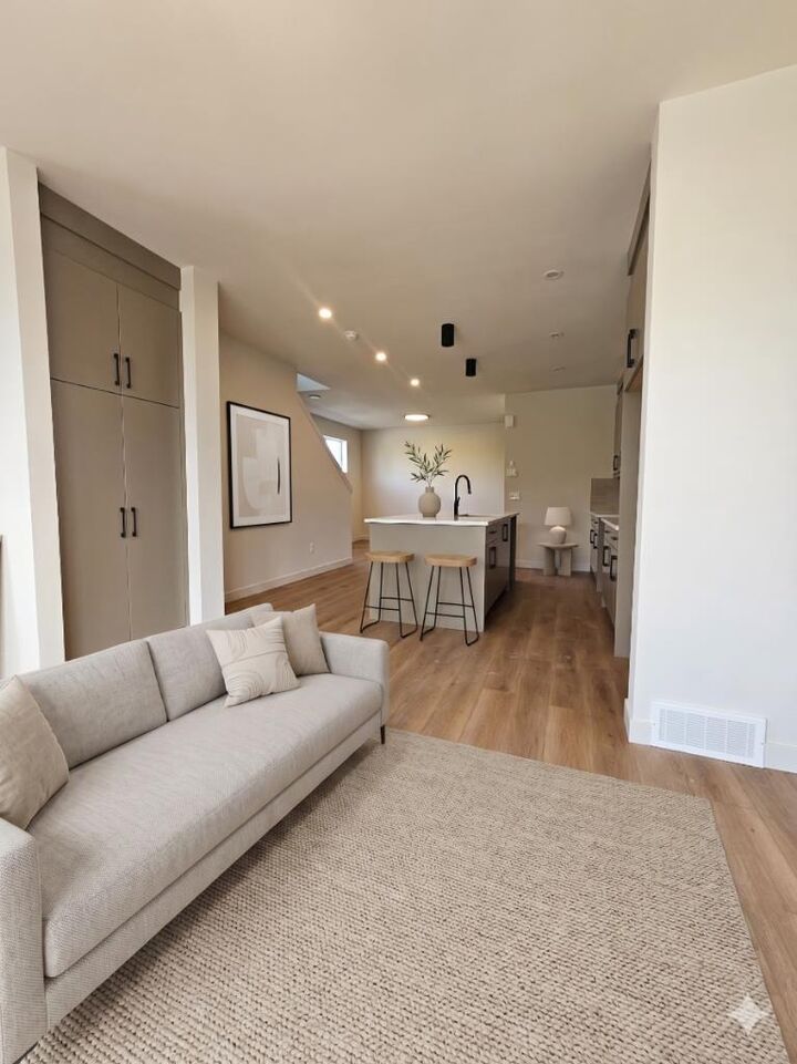 Property Photo: 3203 14 Avenue SW AB T3C 0W7