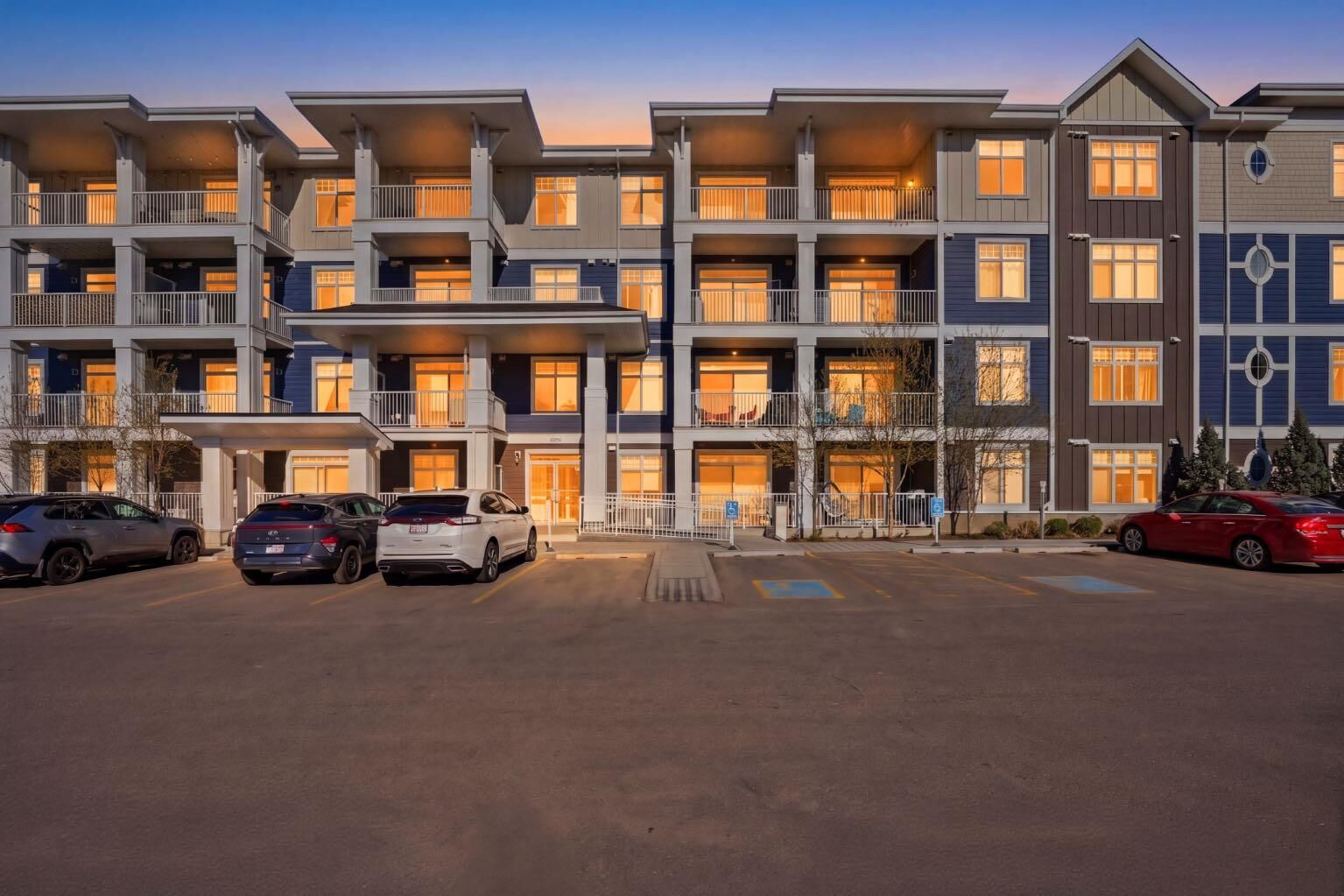 Property Photo:  400 Auburn Meadows Common SE 213  AB T3M 3K7 