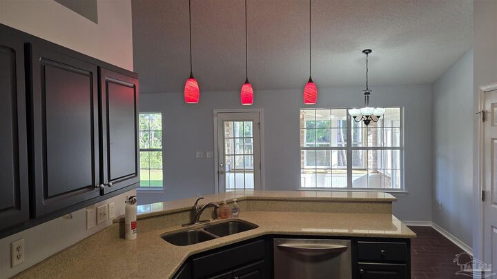 Property Photo: 10020 Parker Lake Cir FL 32566