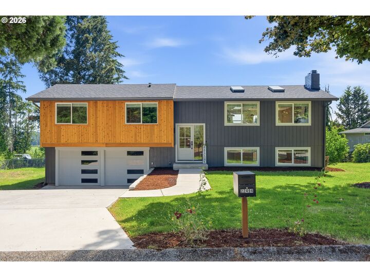Property Photo: 22494 SE Ridgeview Dr OR 97089