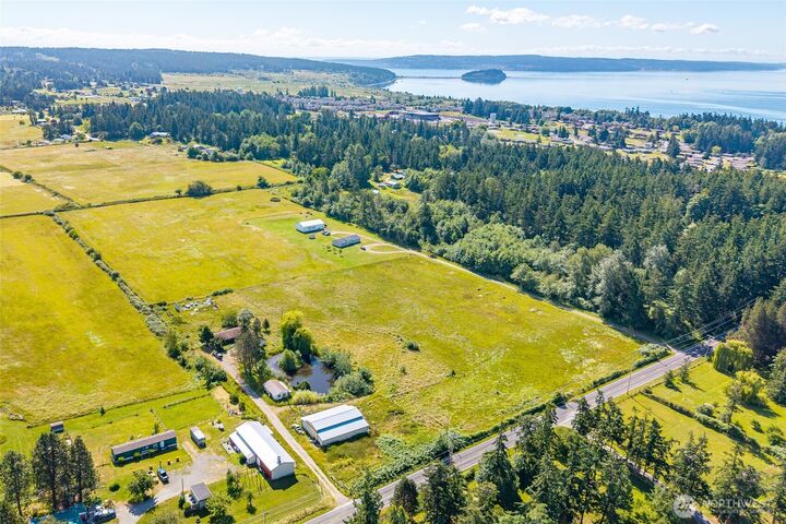 Property Photo: 2842 Hunt Road WA 98277